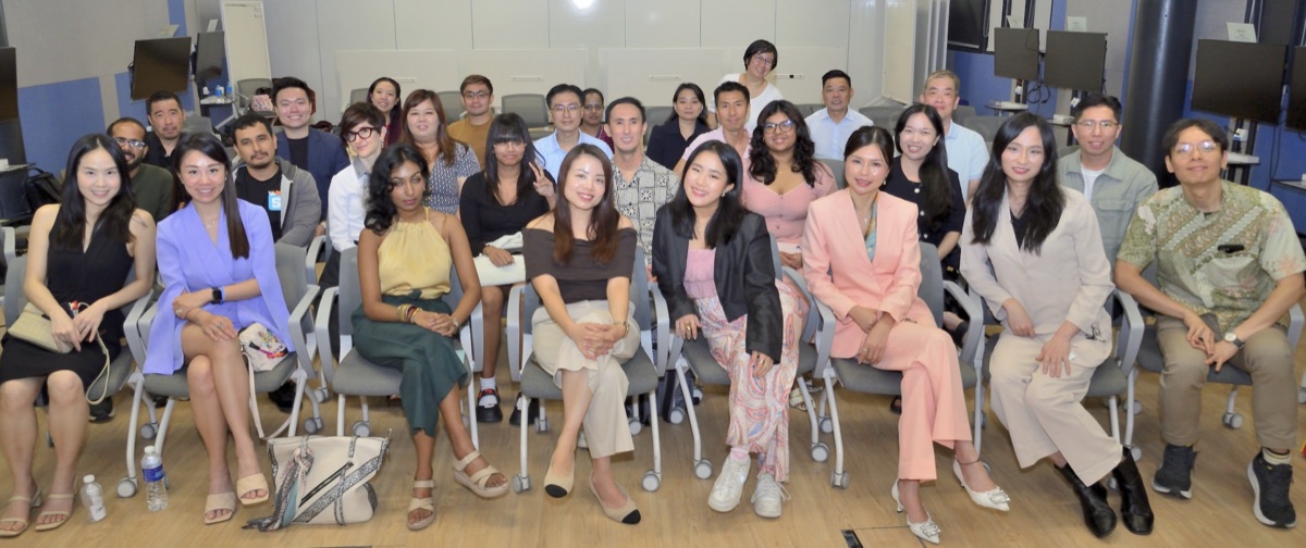 Claude training Singapore workshop for non-technical professionals